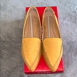 Mustard guess flats